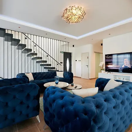 Вилла Luxury Cor Mare With Pool Трогир