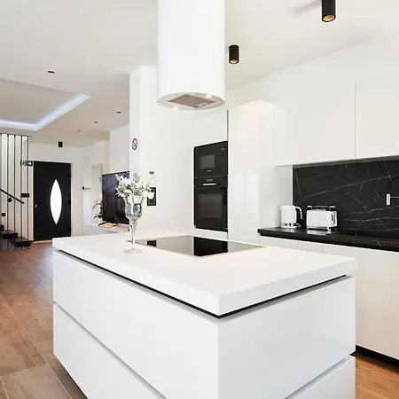 Luxury Cor Mare With Pool * Traù