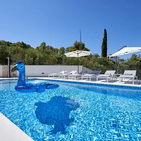 Luxury Cor Mare With Pool * Traù
