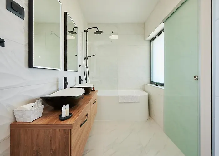 Luxury Cor Mare With Pool * 트로기르