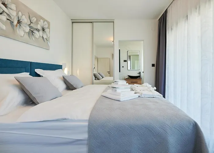 Luxury Cor Mare With Pool 빌라 트로기르