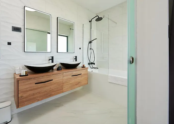 Luxury Cor Mare With Pool * 트로기르
