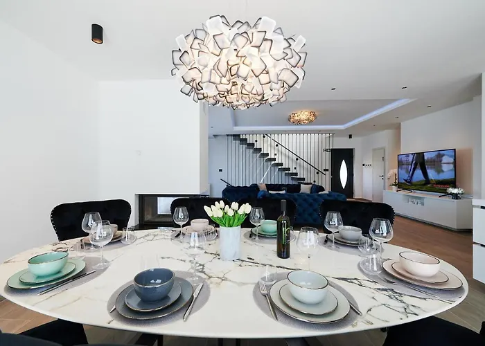Luxury Cor Mare With Pool 트로기르