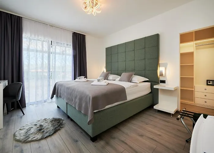 Luxury Cor Mare With Pool 빌라 트로기르