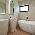 Luxury Cor Mare With Pool Τρογκίρ