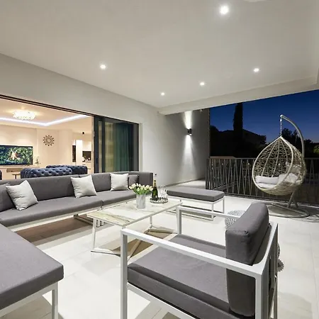 Βίλα Luxury Cor Mare With Pool Τρογκίρ