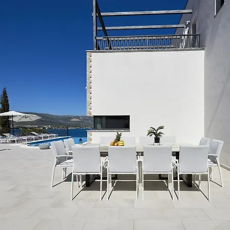 Luxury Cor Mare With Pool Villa