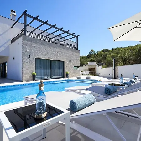 Luxury Cor Mare With Pool Villa Traù