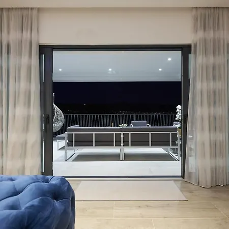 Luxury Cor Mare With Pool Traù